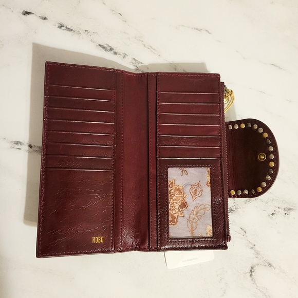 NWT HOBO Shiny Deep Plum & Metal Accts Bi-fold Leather Wallet w/Zipper Pouch - Picture 4 of 8
